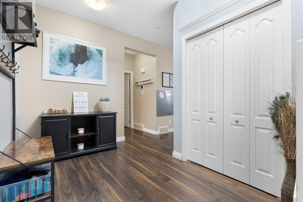 Property at 71 Westmount Circle image 4