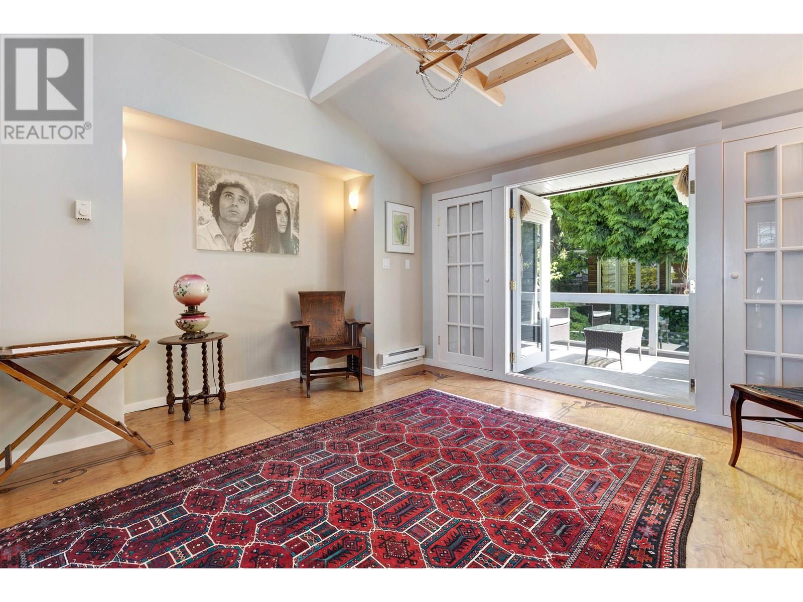 670 Montroyal Boulevard, North Vancouver, British Columbia  V7R 2G3 - Photo 10 - R3009726