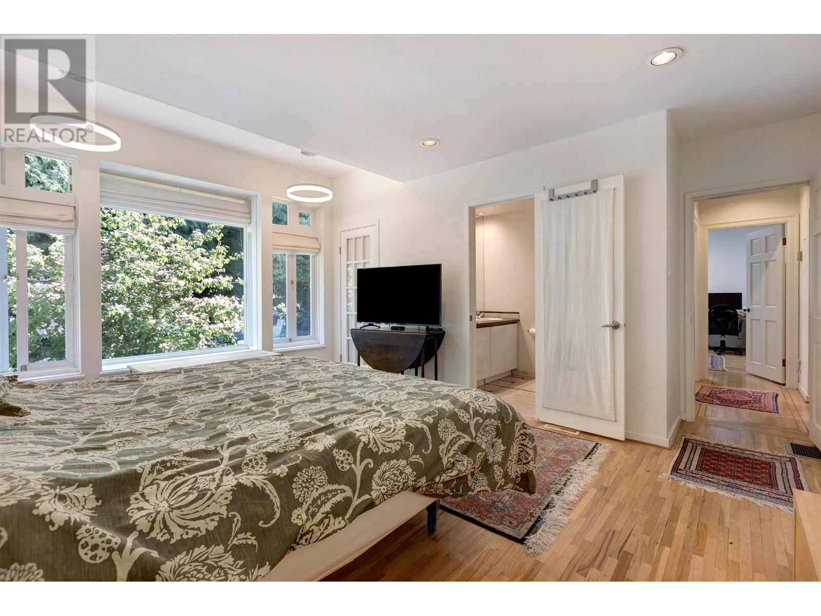 670 Montroyal Boulevard, North Vancouver, British Columbia  V7R 2G3 - Photo 14 - R3009726