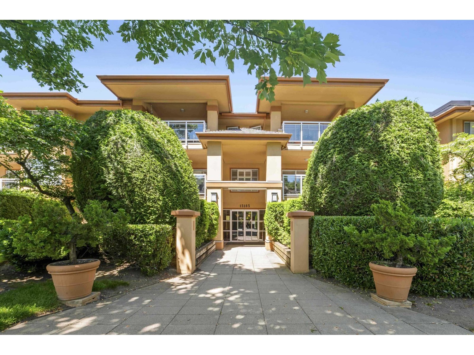 208 15185 22 AVENUE, Surrey, British Columbia