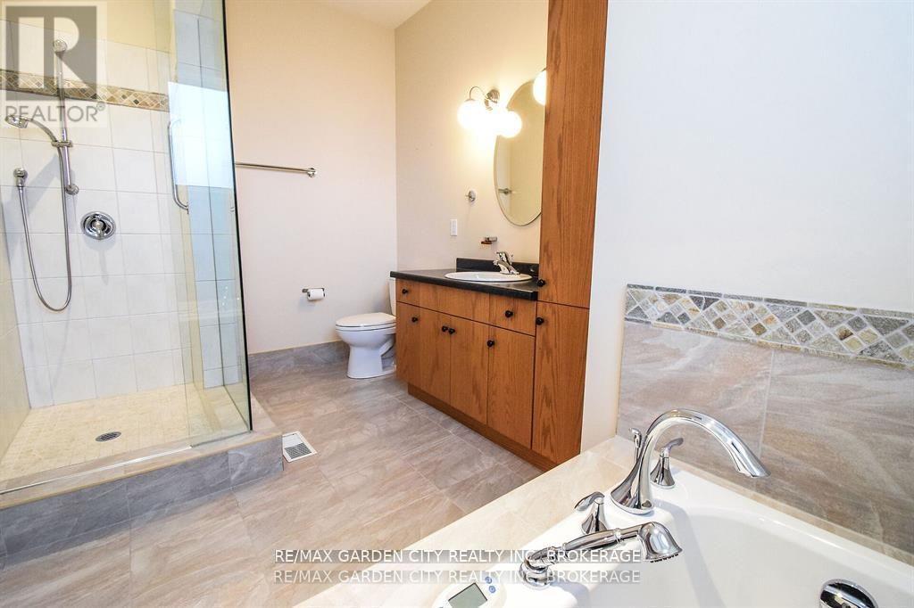1 - 165 Glendale Avenue, St. Catharines, Ontario  L2T 2K2 - Photo 19 - X12210551