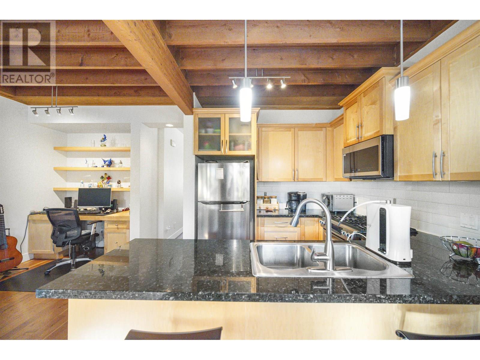 284 Furness Street, New Westminster, British Columbia  V3M 0B4 - Photo 11 - R3013664