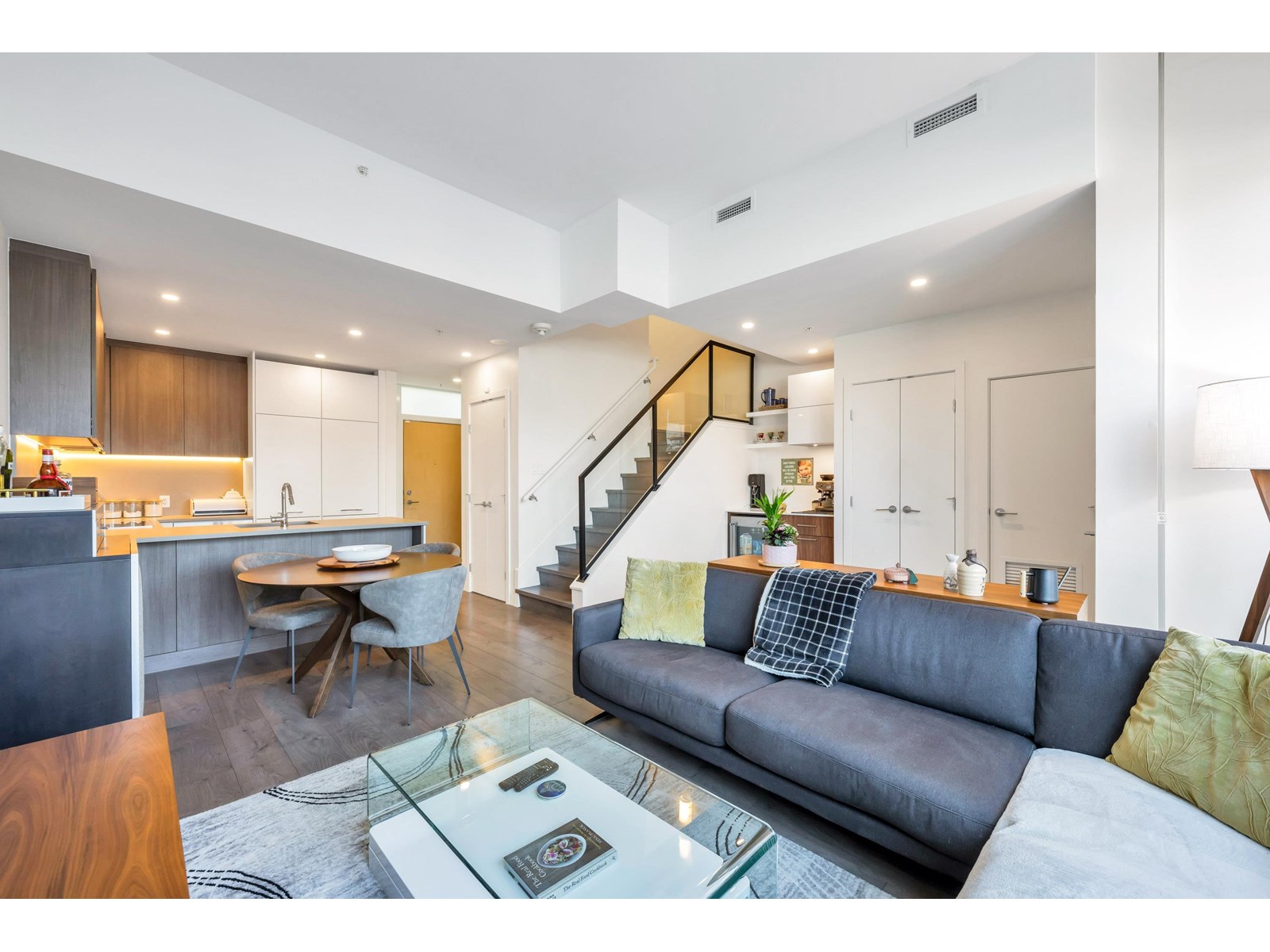 Th13 10388 133 Street, Surrey, British Columbia  V3T 0R2 - Photo 2 - R3013554