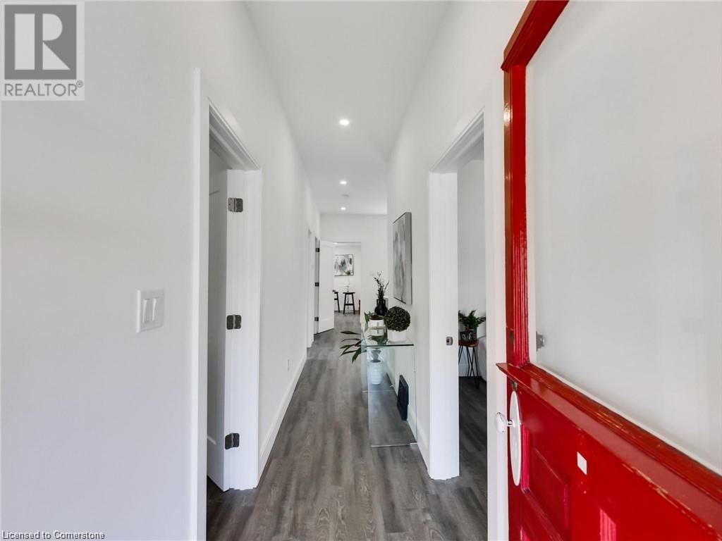 54 Fairview Avenue, Hamilton, Ontario  L8L 7B6 - Photo 4 - 40738951