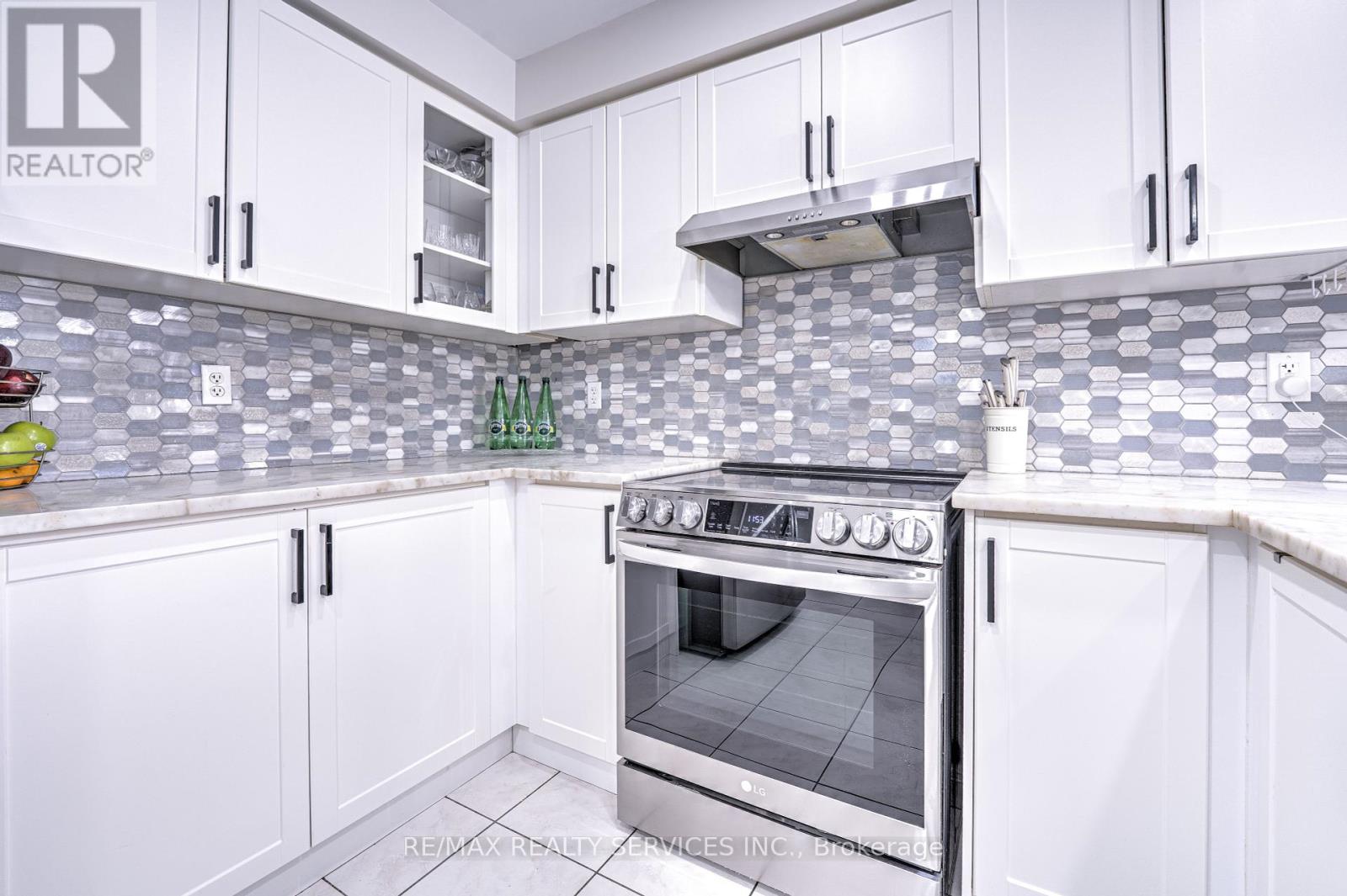 3469 Southwick Street, Mississauga (Churchill Meadows), Ontario  L5M 7L4 - Photo 14 - W12210429