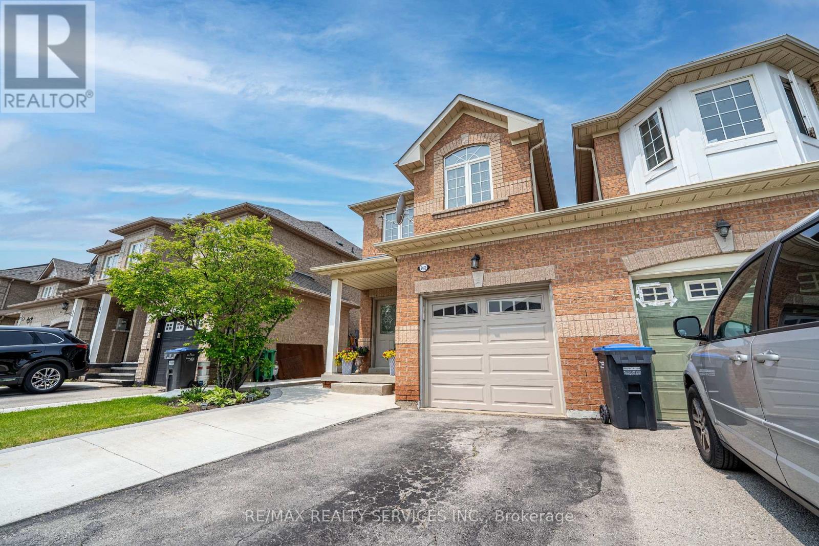 3469 Southwick Street, Mississauga (Churchill Meadows), Ontario  L5M 7L4 - Photo 2 - W12210429
