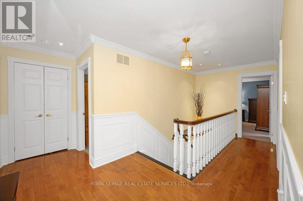 269 Royal Oak Court, Oakville, Ontario  L6H 3A8 - Photo 17 - W12210460