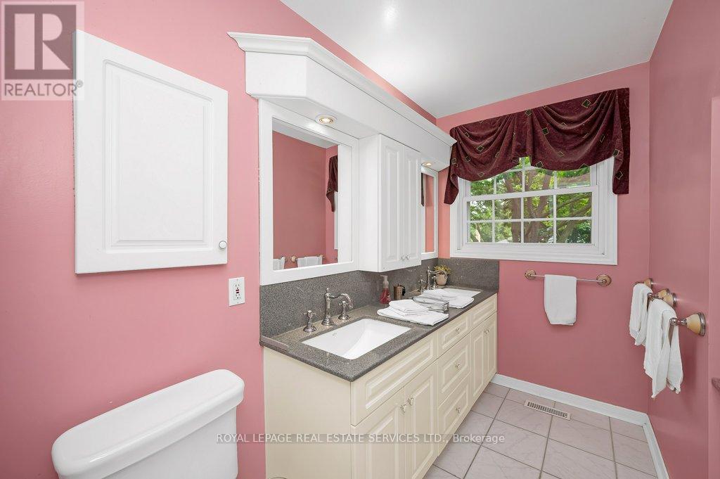 269 Royal Oak Court, Oakville, Ontario  L6H 3A8 - Photo 25 - W12210460