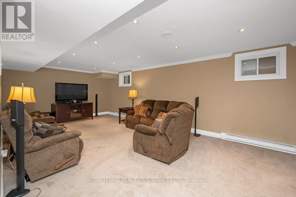 269 Royal Oak Court, Oakville, Ontario  L6H 3A8 - Photo 27 - W12210460