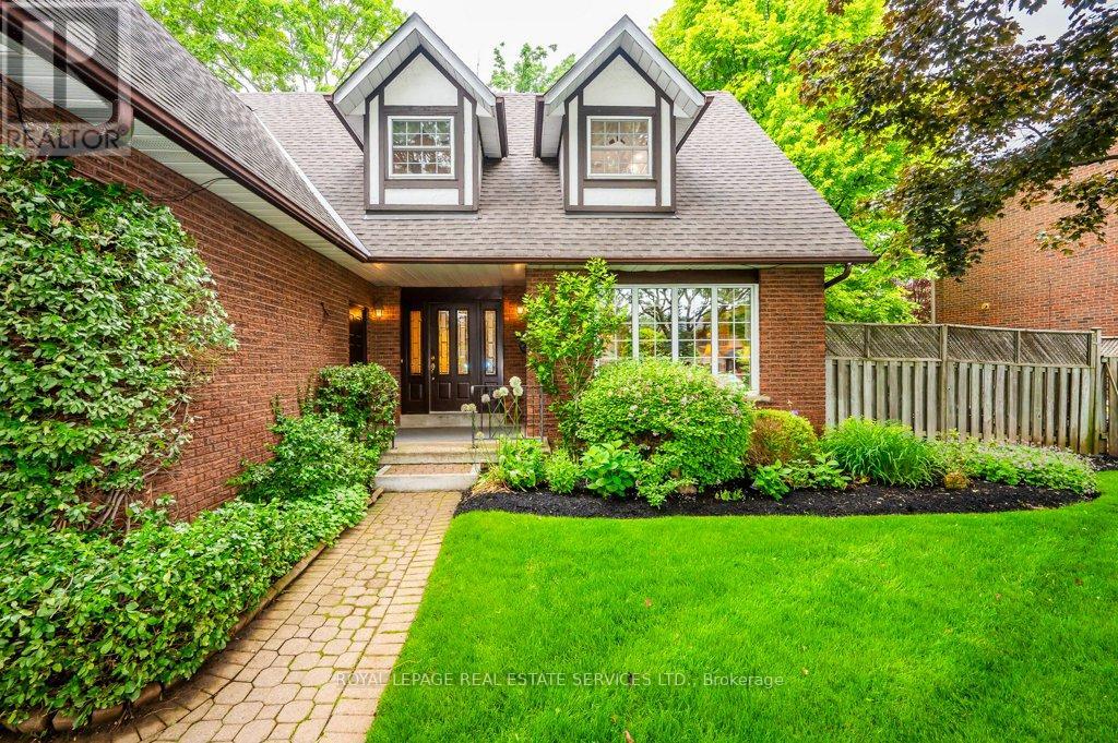 269 Royal Oak Court, Oakville, Ontario  L6H 3A8 - Photo 3 - W12210460
