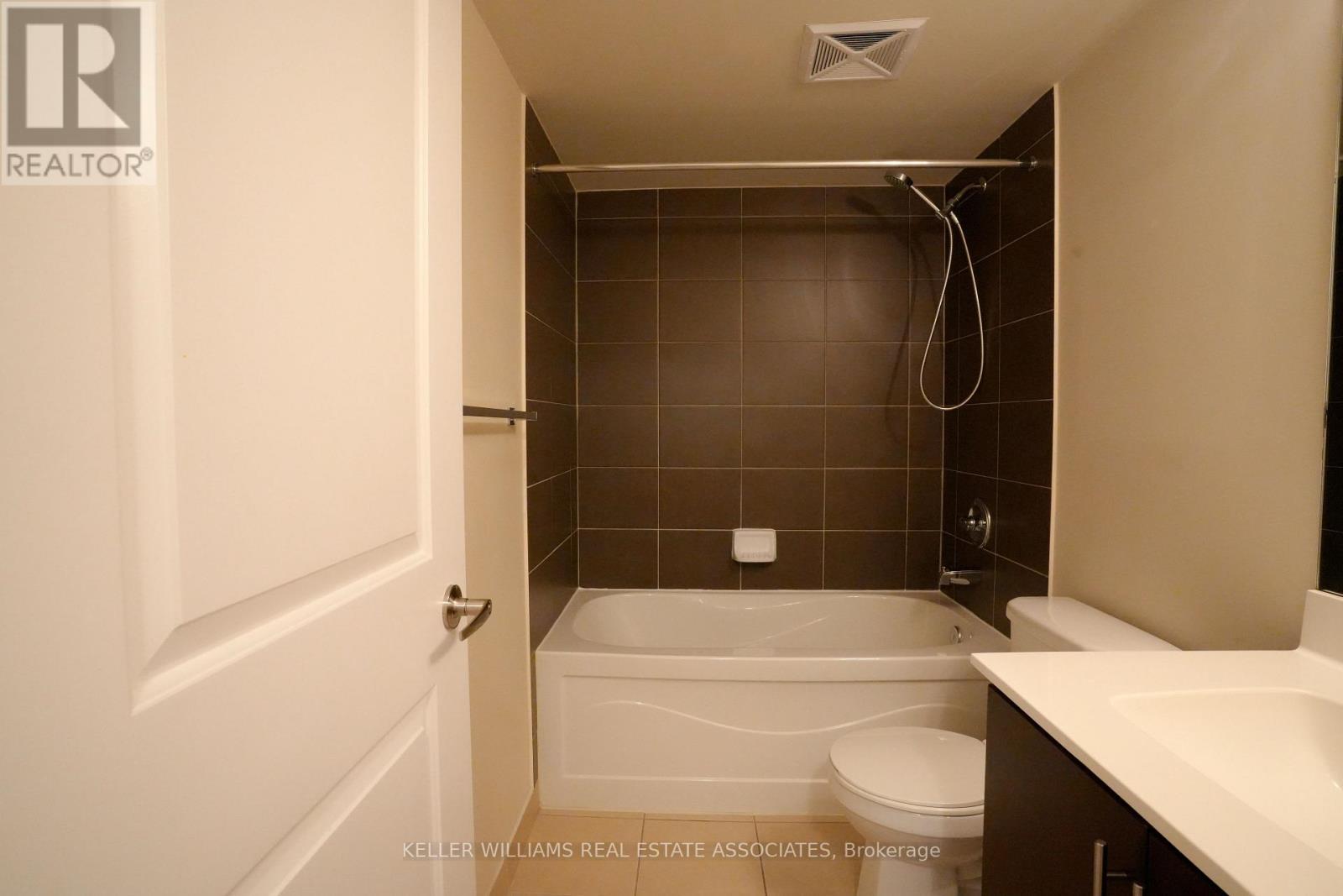 908 - 330 Burnhamthorpe Road W, Mississauga, Ontario  L5B 0E1 - Photo 13 - W12210493