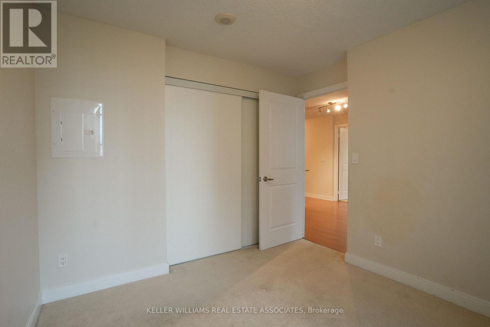 908 - 330 Burnhamthorpe Road W, Mississauga, Ontario  L5B 0E1 - Photo 18 - W12210493