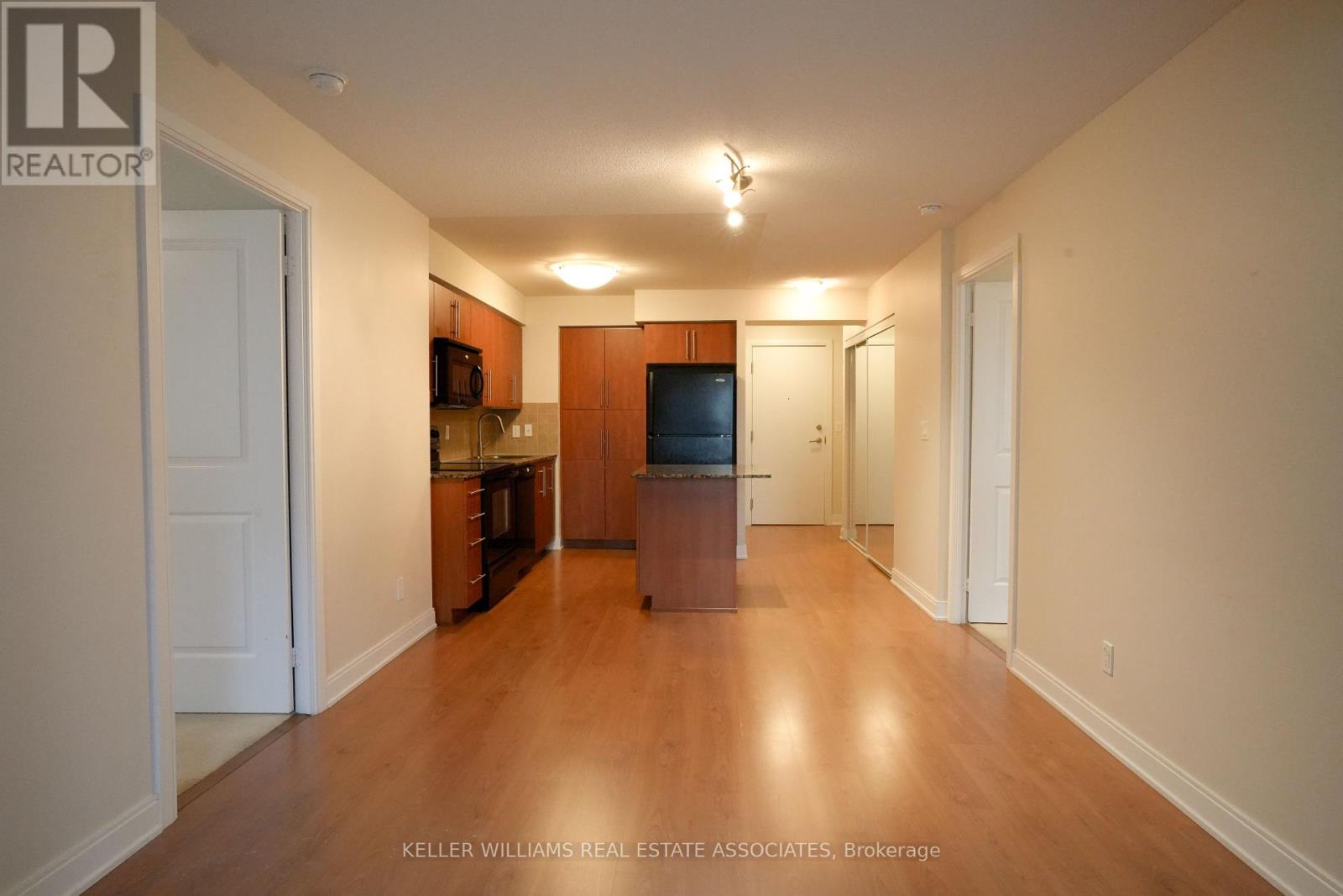 908 - 330 Burnhamthorpe Road W, Mississauga, Ontario  L5B 0E1 - Photo 8 - W12210493