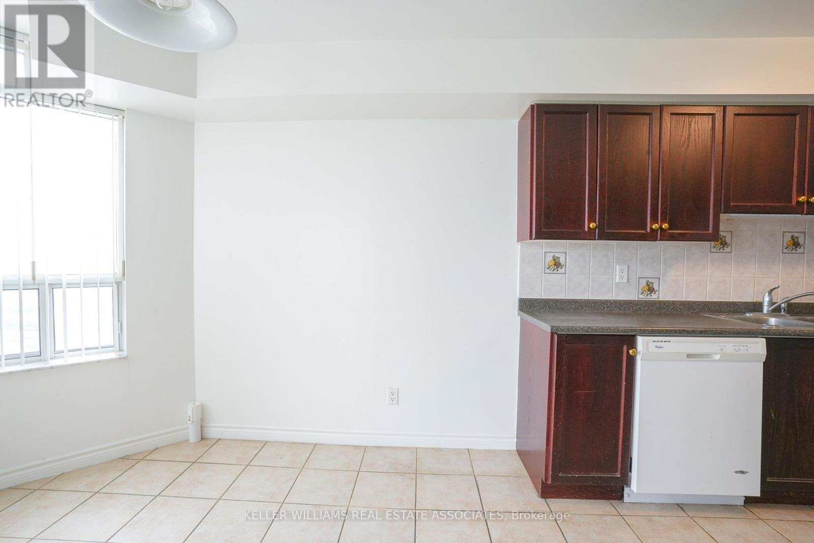 1805 - 35 Kingsbridge Garden Circle, Mississauga (Hurontario), Ontario  L5R 3Z5 - Photo 5 - W12210501