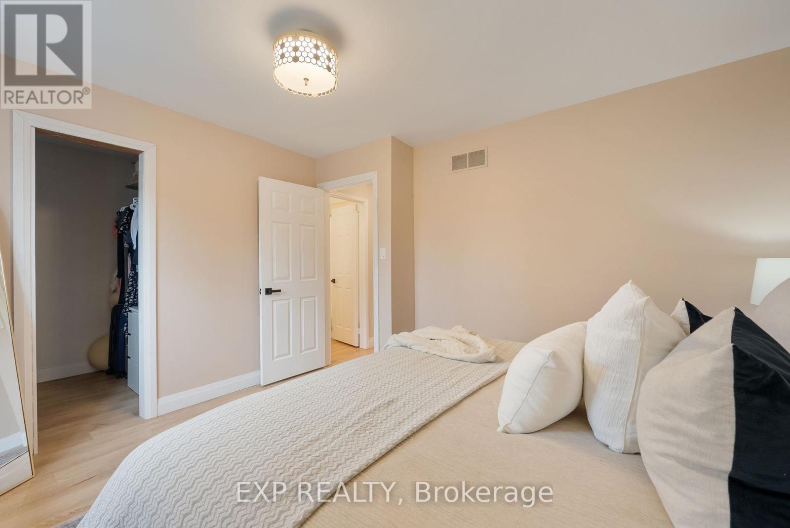 24 Glenmore Drive, Whitby, Ontario  L1N 9J3 - Photo 14 - E12210603