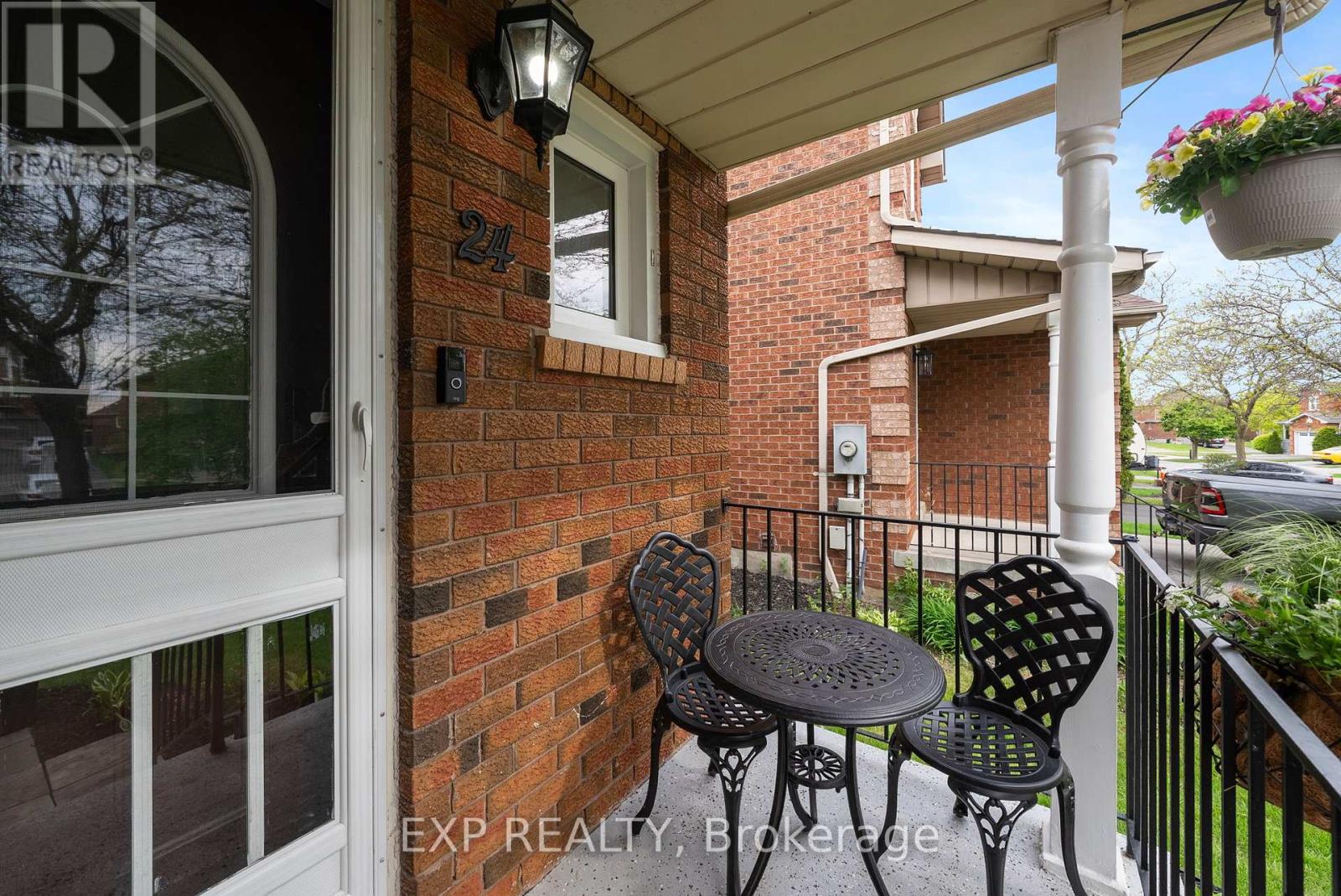 24 Glenmore Drive, Whitby, Ontario  L1N 9J3 - Photo 2 - E12210603
