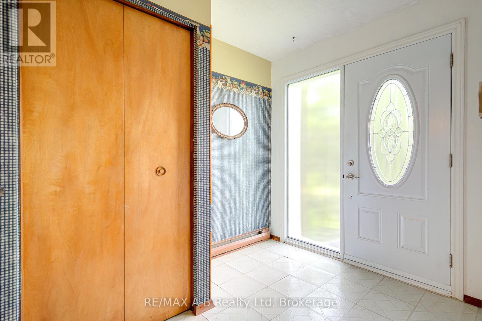 190 Avonton Road, Perth South, Ontario  N5A 6S6 - Photo 10 - X12210630