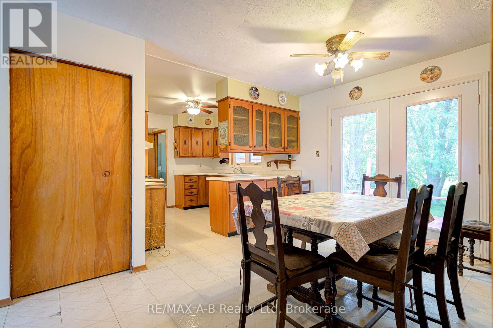 190 Avonton Road, Perth South, Ontario  N5A 6S6 - Photo 14 - X12210630