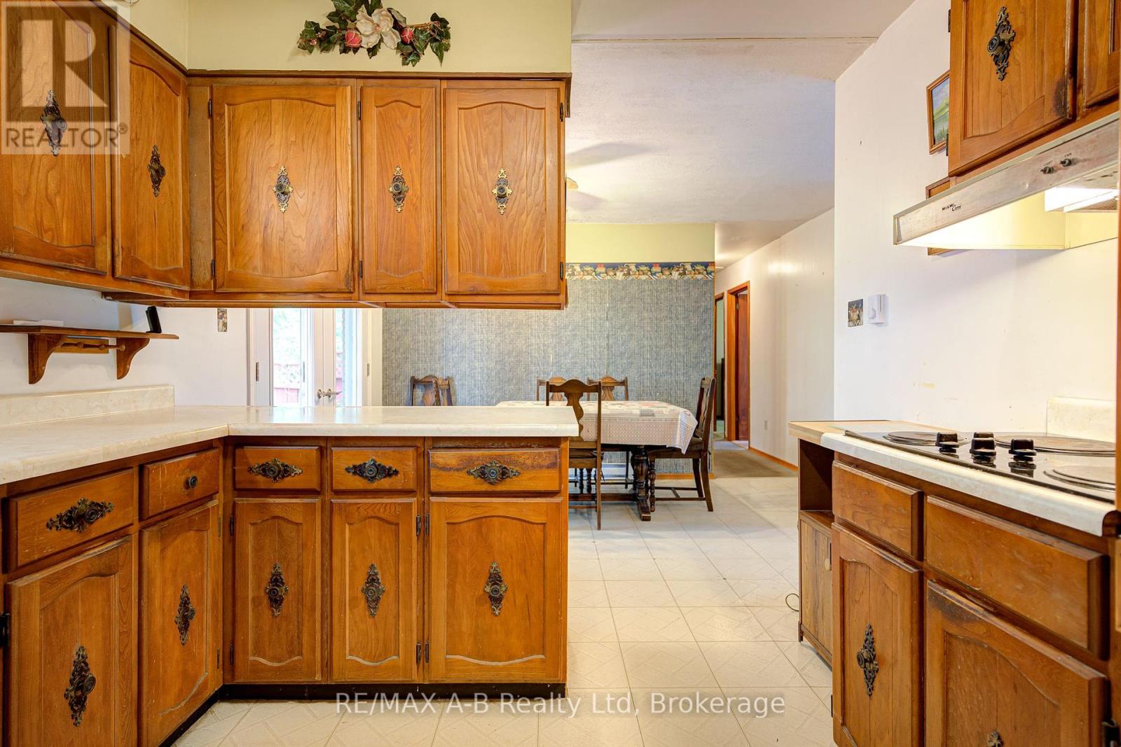 190 Avonton Road, Perth South, Ontario  N5A 6S6 - Photo 18 - X12210630
