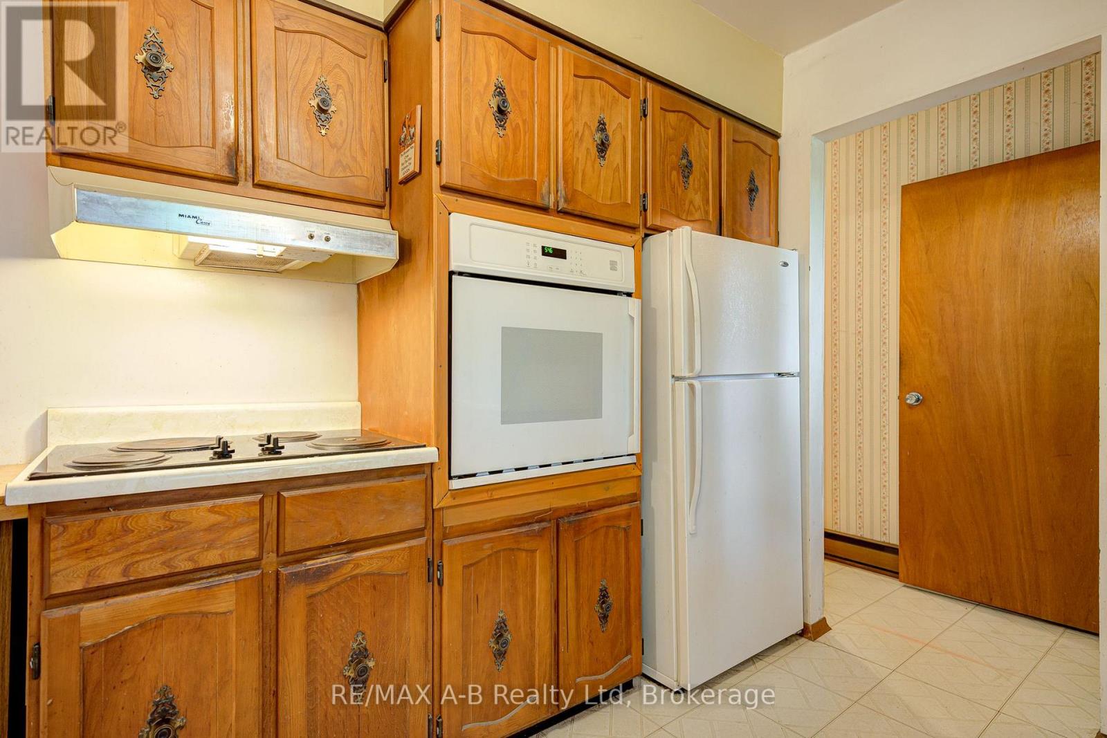 190 Avonton Road, Perth South, Ontario  N5A 6S6 - Photo 19 - X12210630