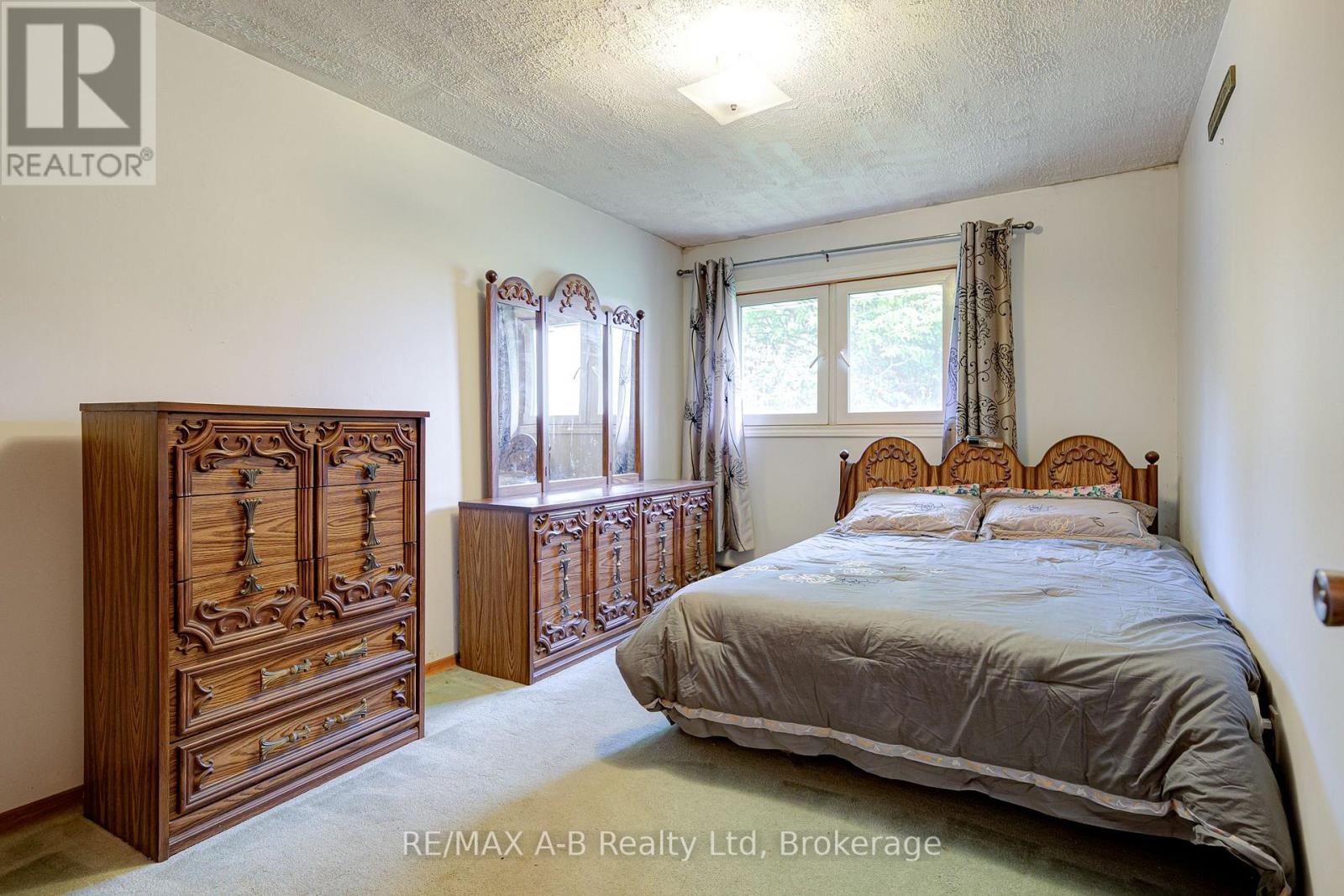 190 Avonton Road, Perth South, Ontario  N5A 6S6 - Photo 26 - X12210630