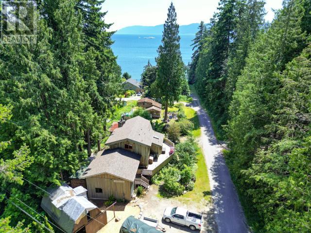 12205 SCOTCH FIR POINT RD, Powell River, British Columbia