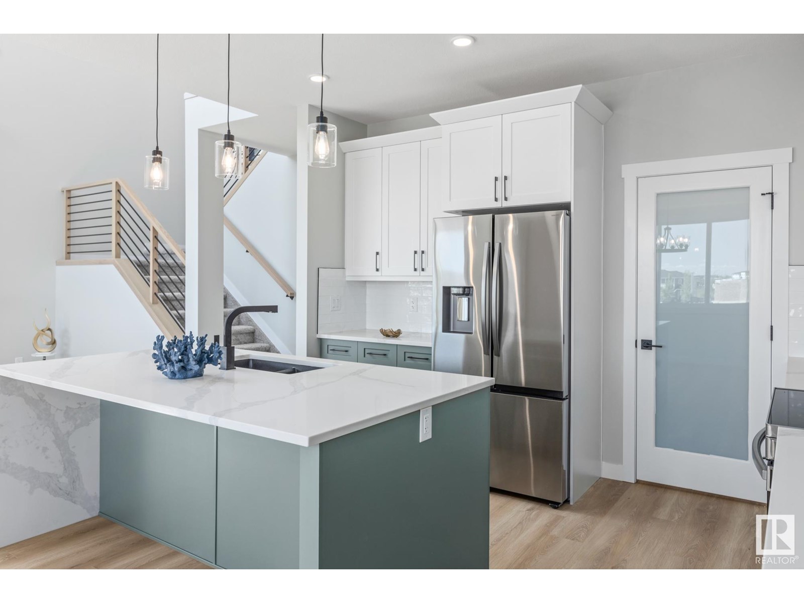 Property at 667 King ST image 1