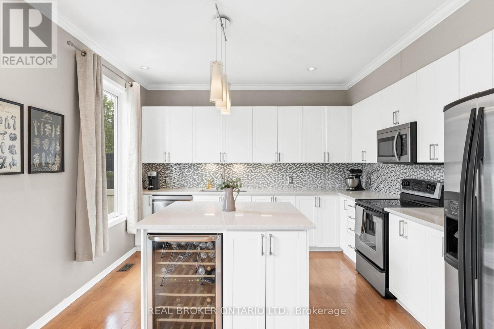 135 Rocky Hill Drive, Ottawa, Ontario  K2G 7B2 - Photo 10 - X12210526
