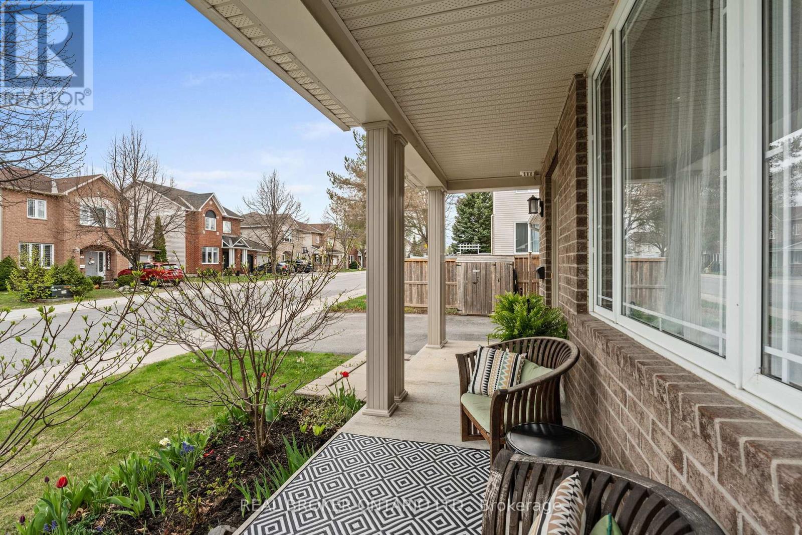 135 Rocky Hill Drive, Ottawa, Ontario  K2G 7B2 - Photo 3 - X12210526