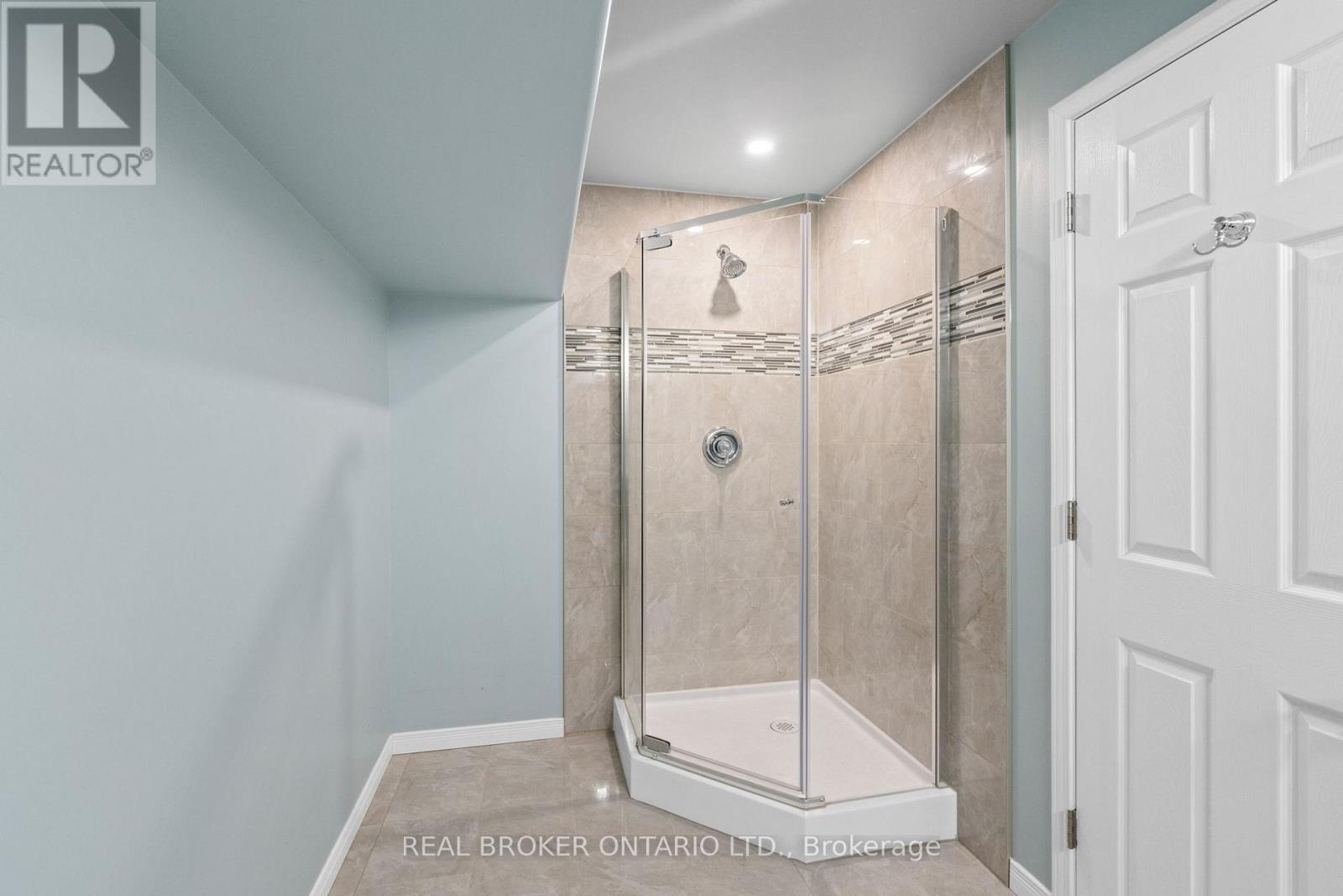 135 Rocky Hill Drive, Ottawa, Ontario  K2G 7B2 - Photo 33 - X12210526