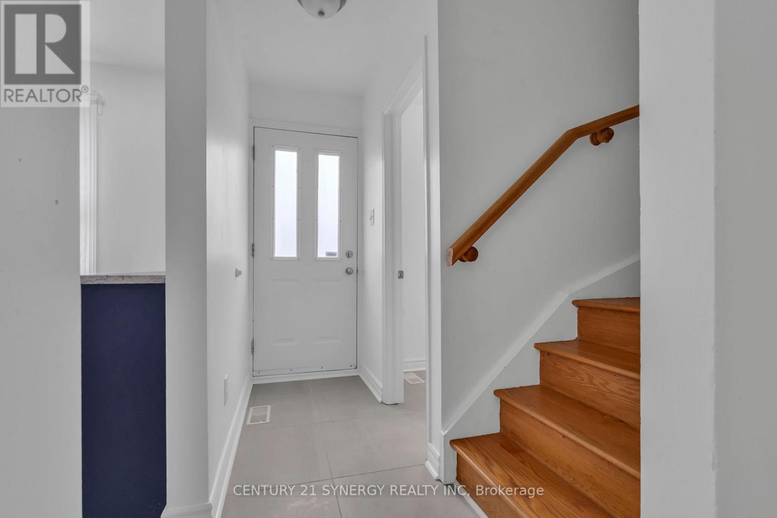 48 Monterey Drive, Ottawa, Ontario  K1B 0A9 - Photo 2 - X12210568