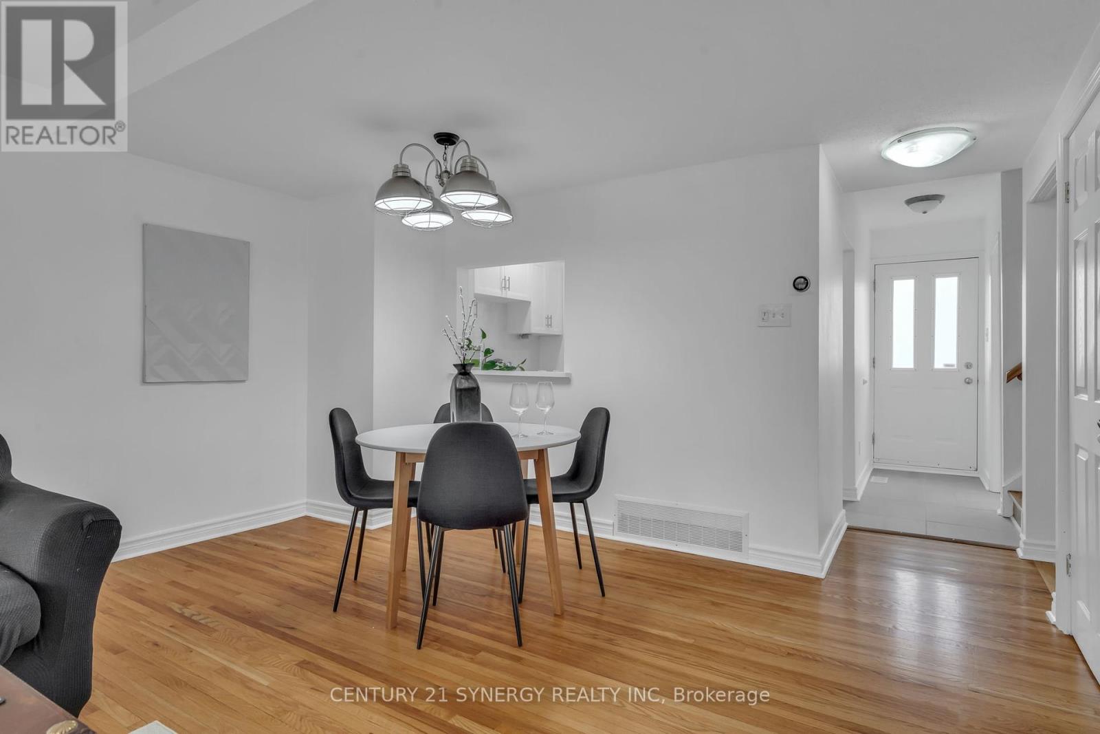 48 Monterey Drive, Ottawa, Ontario  K1B 0A9 - Photo 7 - X12210568