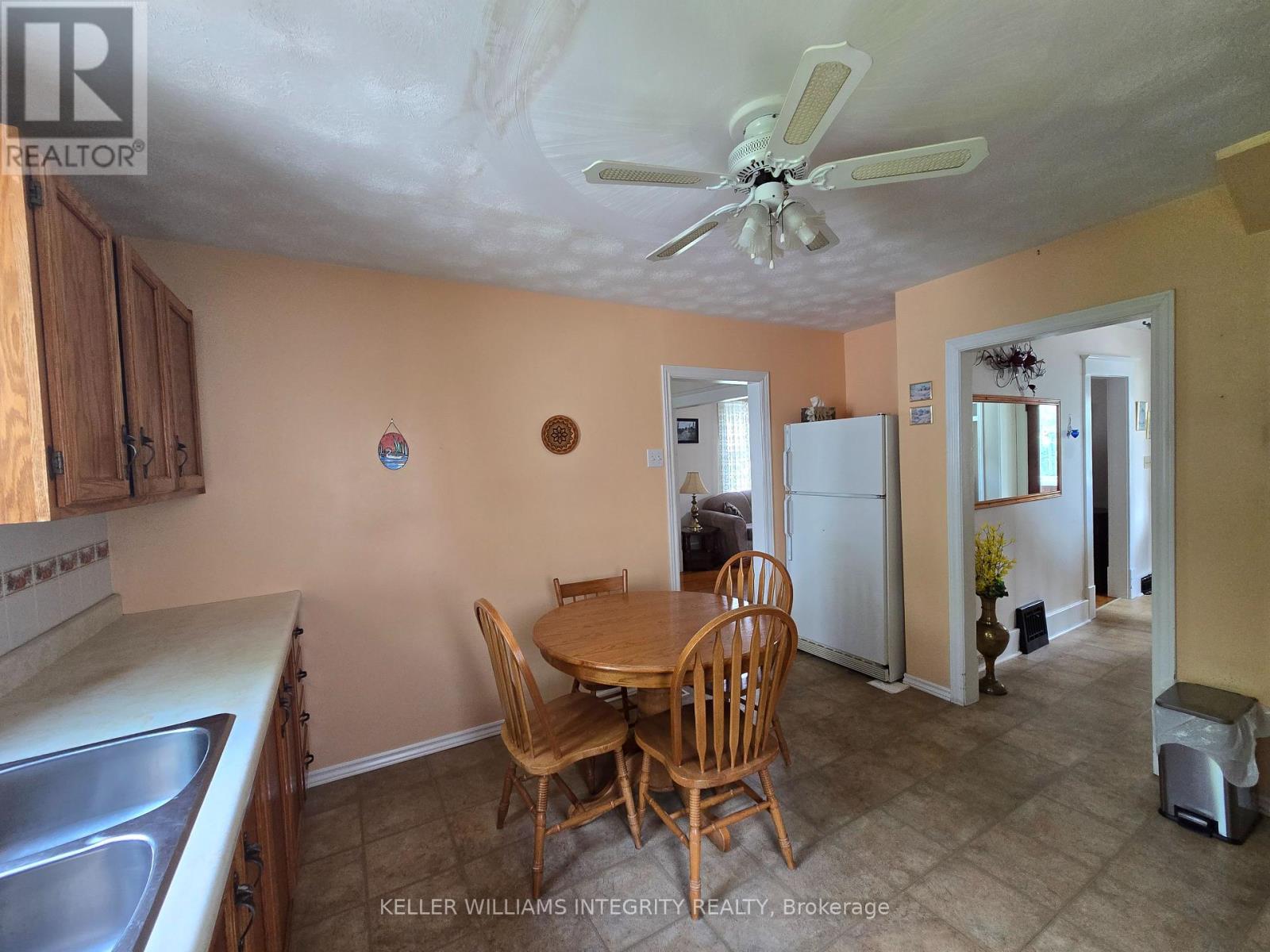 418 Bedford Street, Cornwall, Ontario  K6J 4C6 - Photo 10 - X12210652
