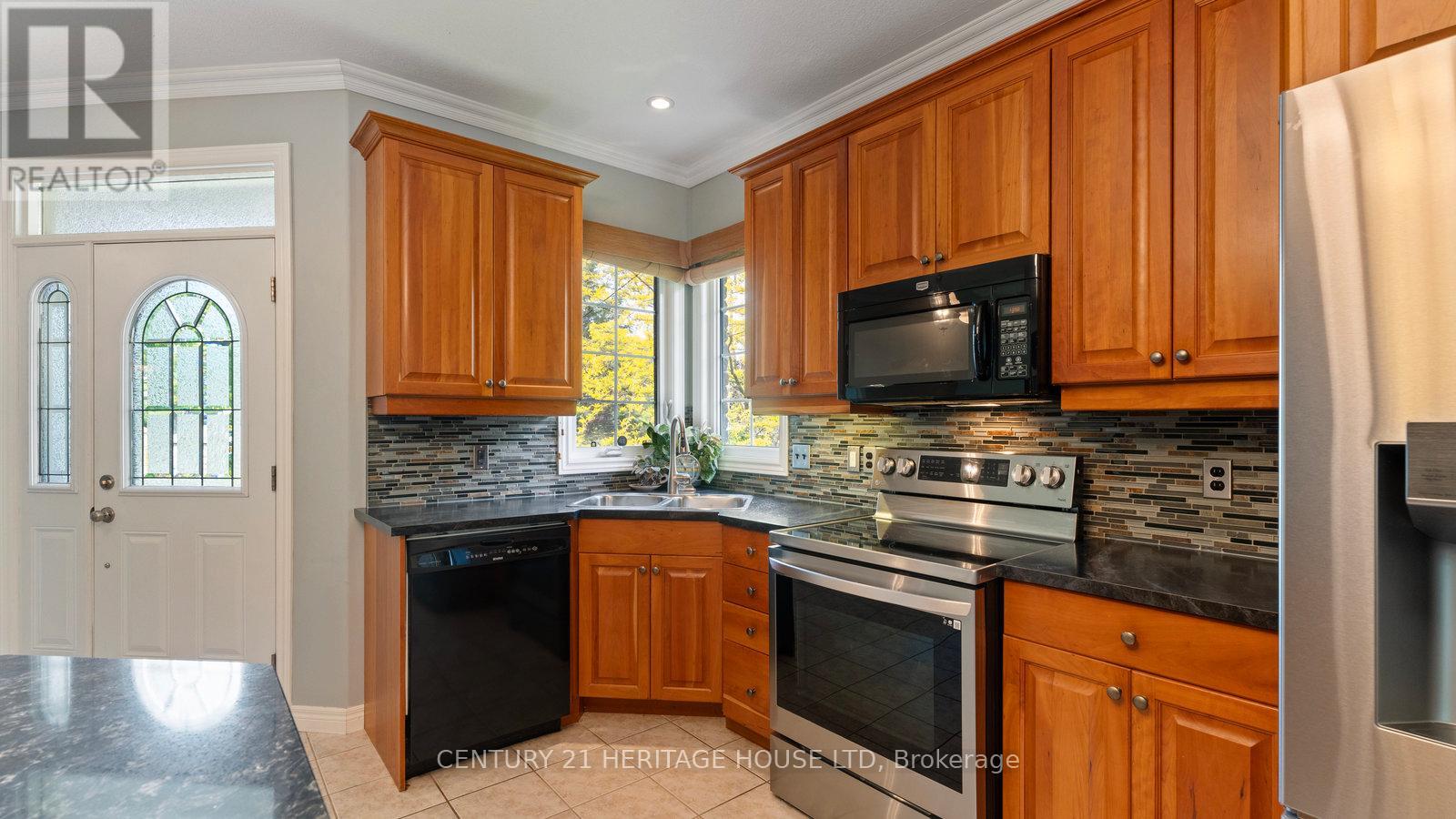 2 Hunter Drive S, Haldimand, Ontario  N0E 1M0 - Photo 11 - X12210432
