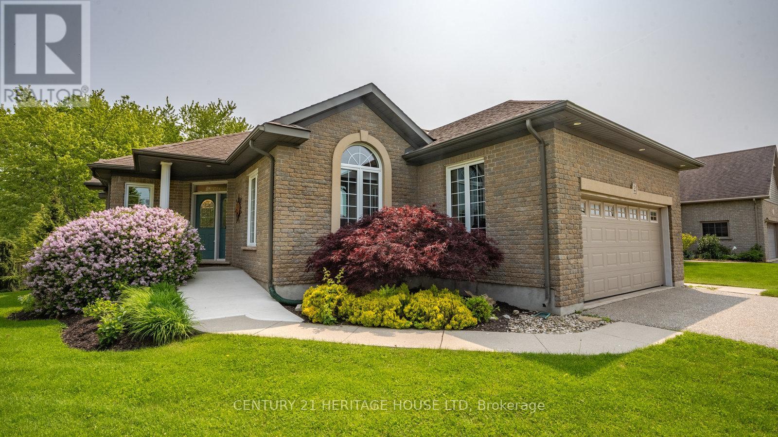 2 Hunter Drive S, Haldimand, Ontario  N0E 1M0 - Photo 2 - X12210432