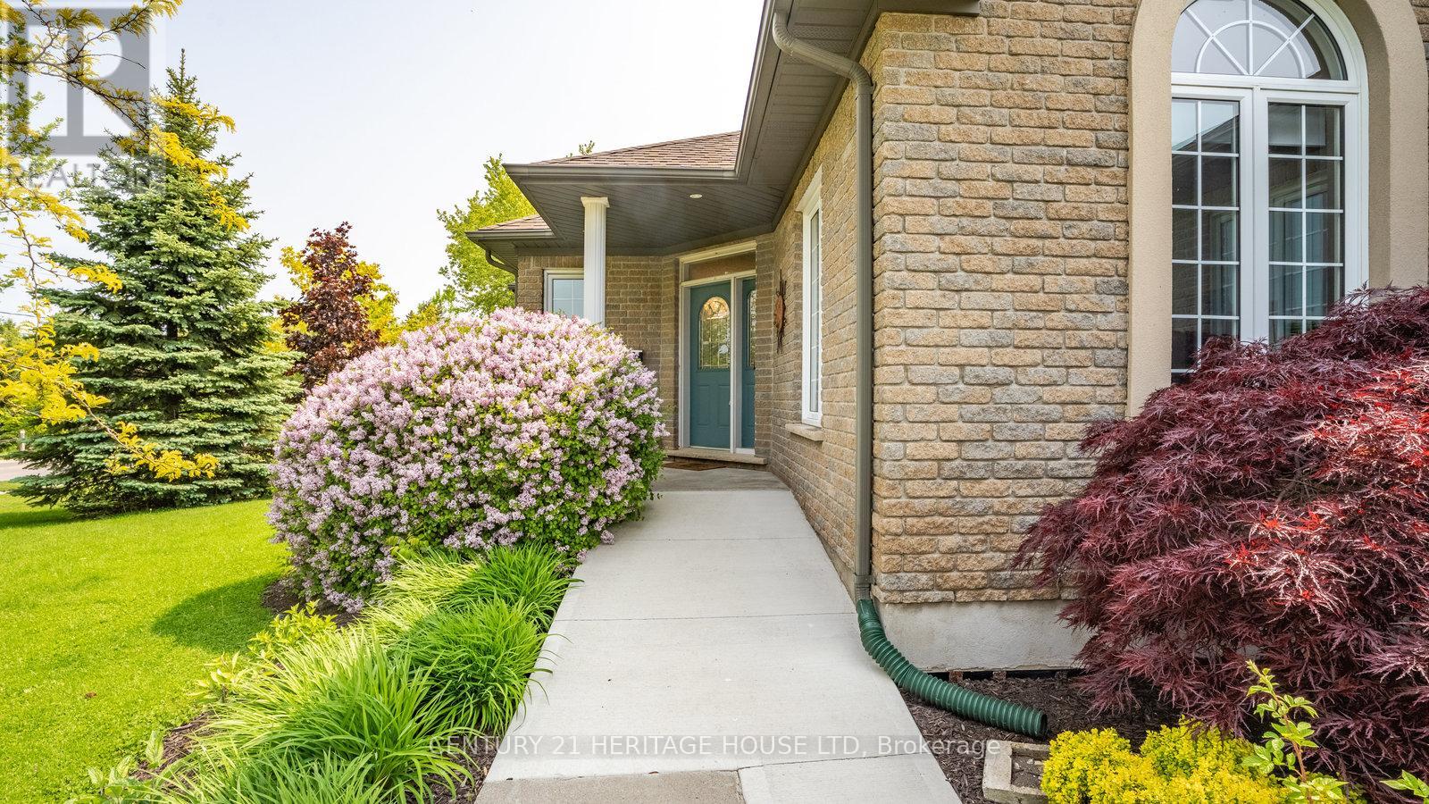 2 Hunter Drive S, Haldimand, Ontario  N0E 1M0 - Photo 7 - X12210432