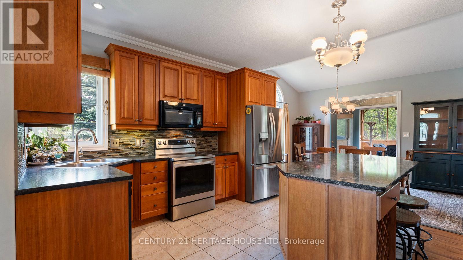 2 Hunter Drive S, Haldimand, Ontario  N0E 1M0 - Photo 9 - X12210432