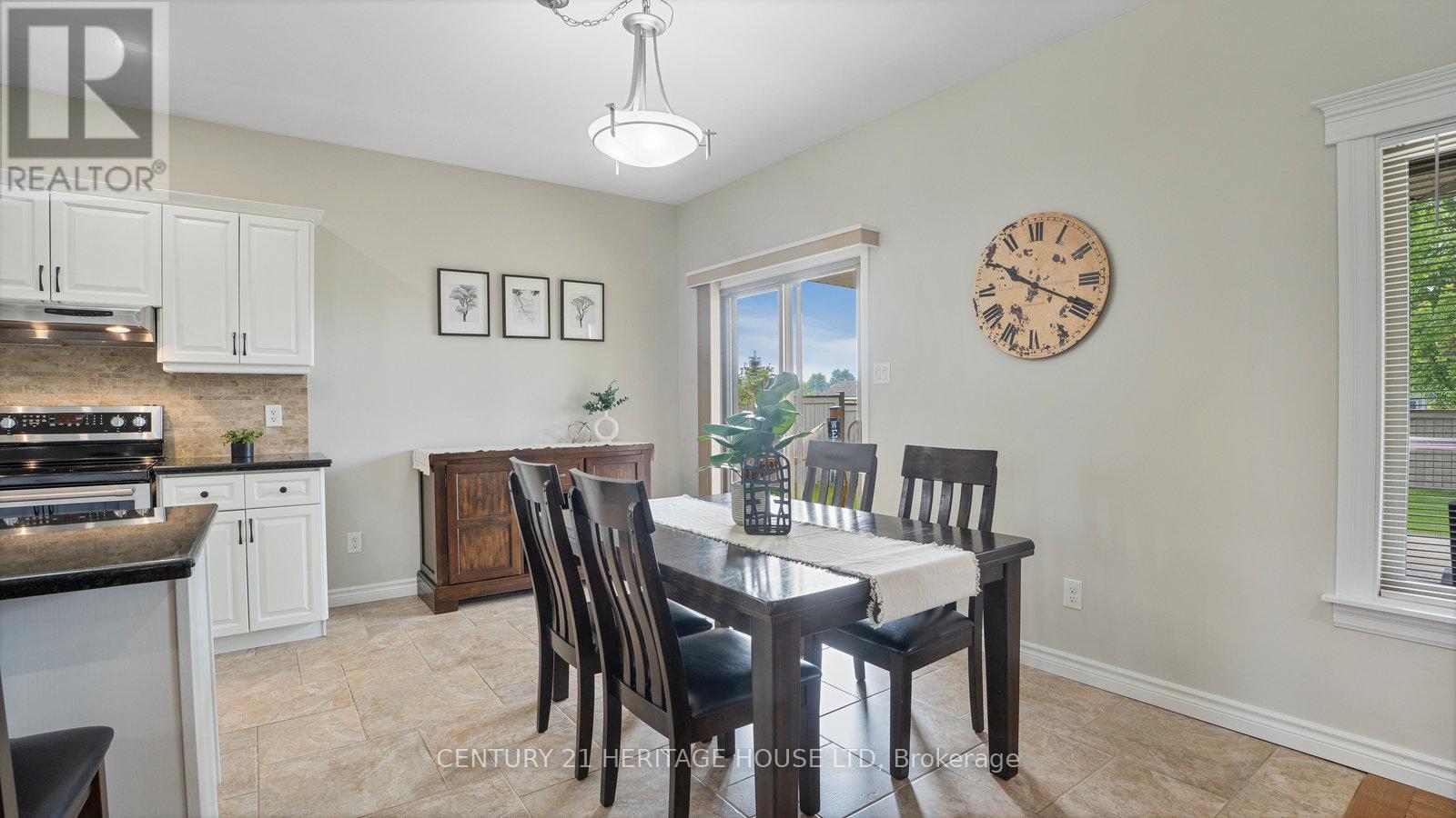 33 Melody Drive, Norfolk, Ontario  N4B 3E1 - Photo 12 - X12210451