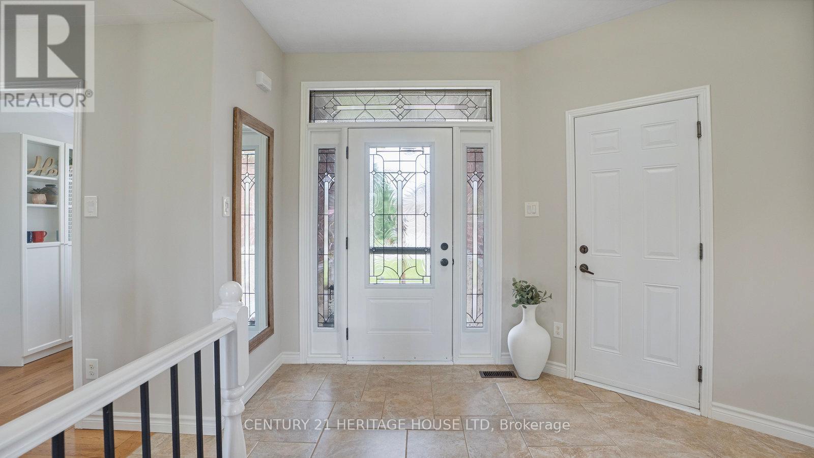 33 Melody Drive, Norfolk, Ontario  N4B 3E1 - Photo 7 - X12210451