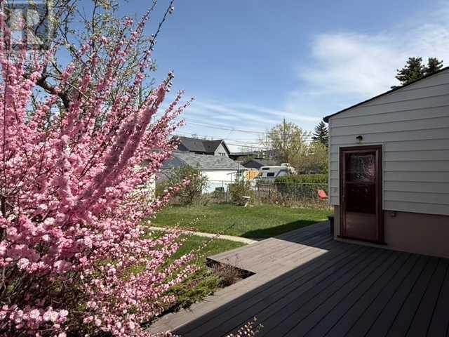Property at 2138 5 Avenue NW image 4