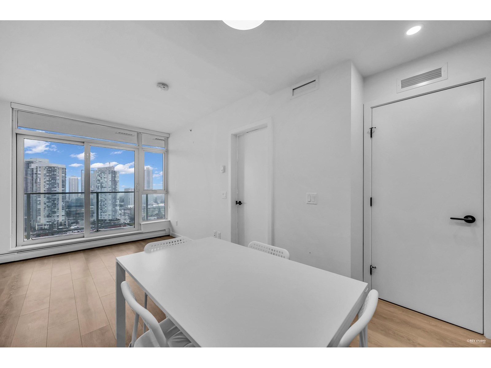 2207 13685 102 Avenue, Surrey, British Columbia  V3T 1N7 - Photo 8 - R3013723