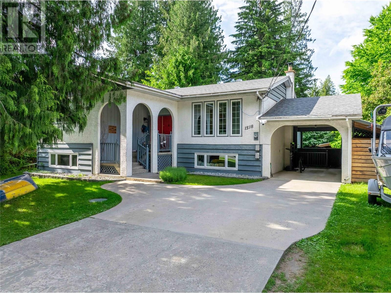 1518 Nichol Road, Revelstoke, British Columbia