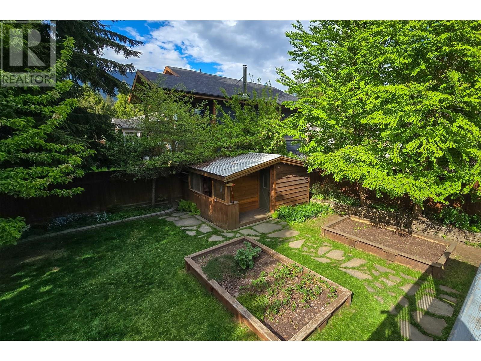 1518 Nichol Road, Revelstoke, British Columbia  V0E 2S1 - Photo 16 - 10342962