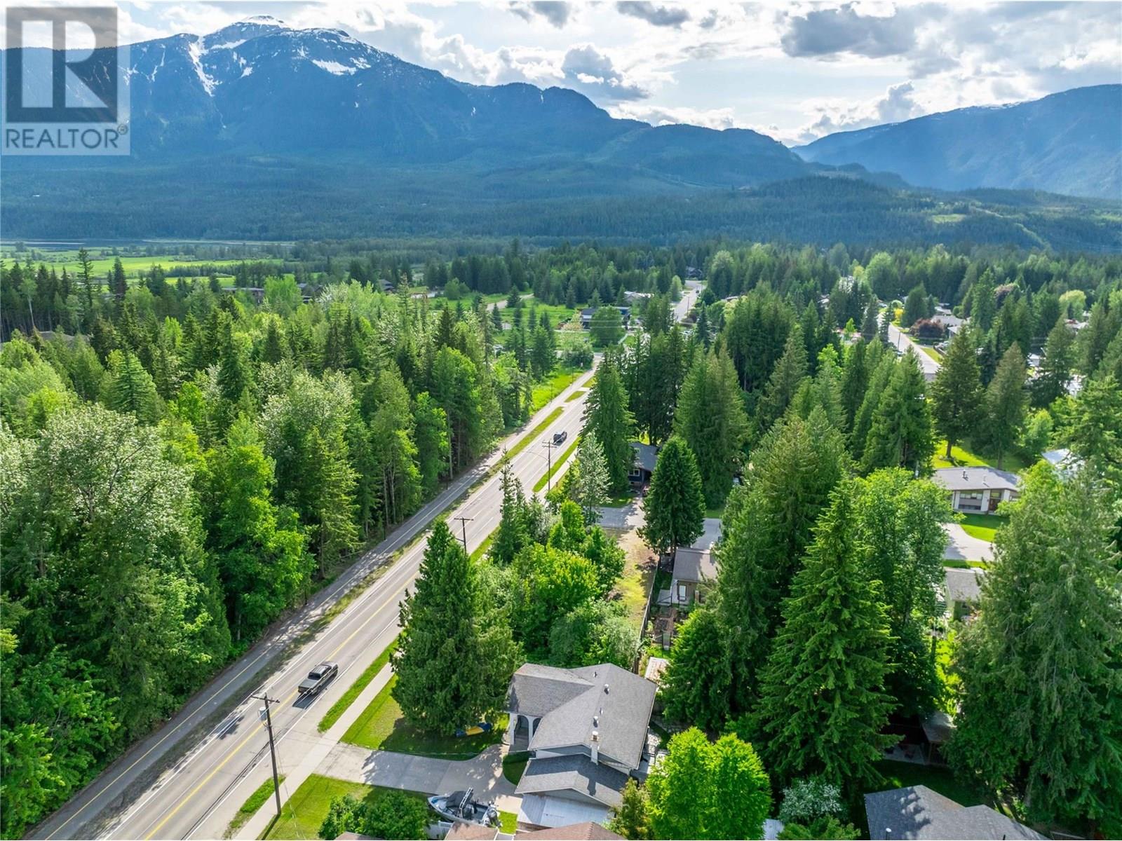 1518 Nichol Road, Revelstoke, British Columbia  V0E 2S1 - Photo 63 - 10342962