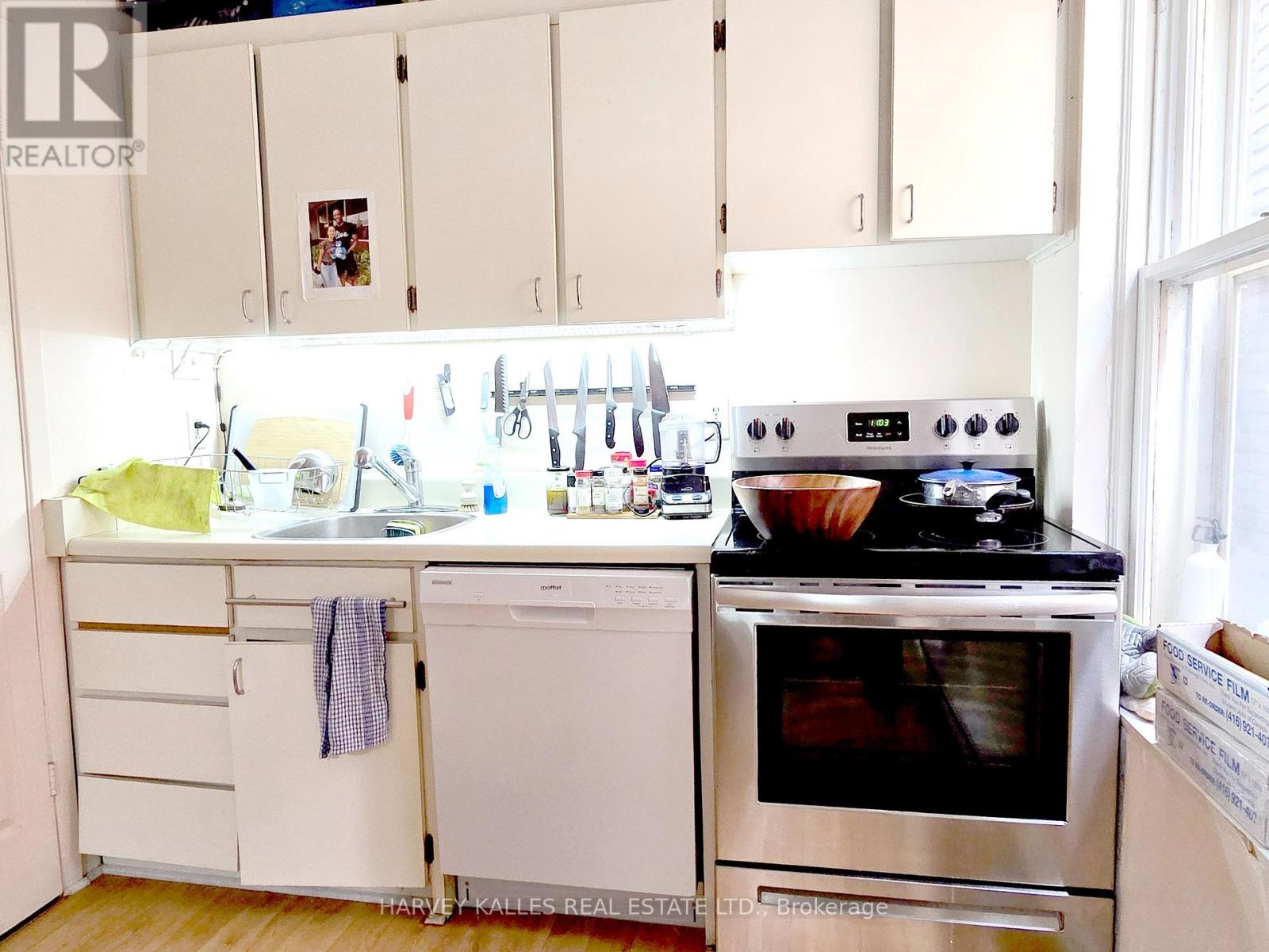 105 Pembroke Street, Toronto, Ontario  M5A 2N9 - Photo 22 - C12207972