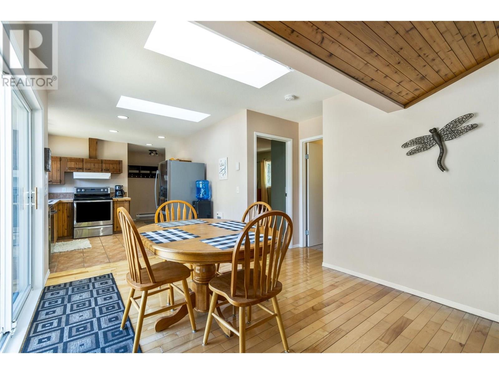 5675 Eagle Bay Road, Eagle Bay, British Columbia  V0E 1T0 - Photo 32 - 10350032