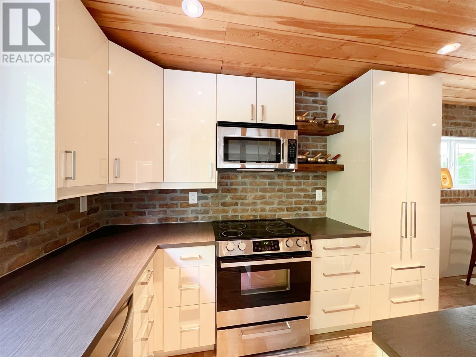 7509 Higgin Avenue, Summerland, British Columbia  V0H 1Z6 - Photo 9 - 10351115