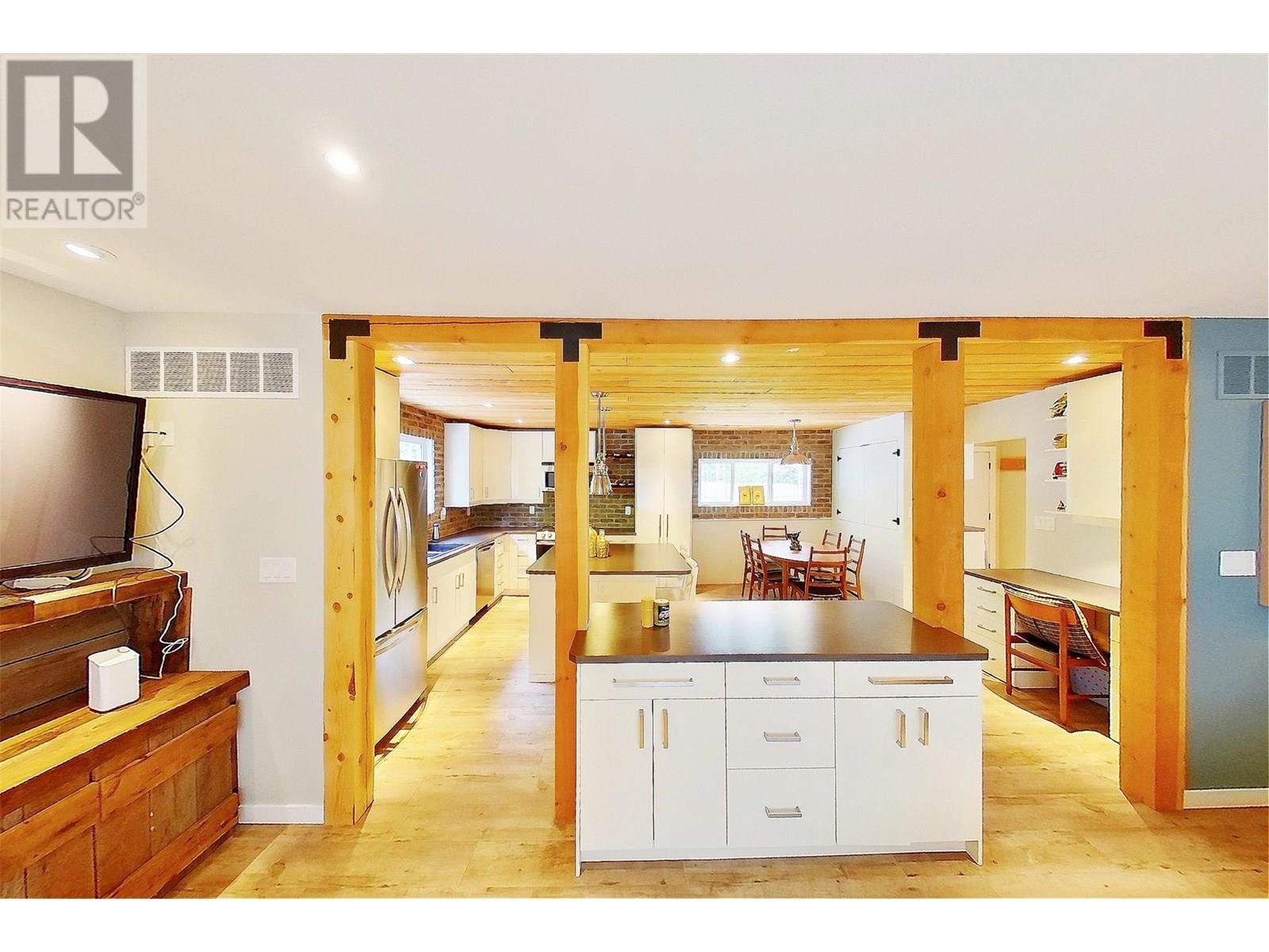 7509 Higgin Avenue, Summerland, British Columbia  V0H 1Z6 - Photo 7 - 10351115