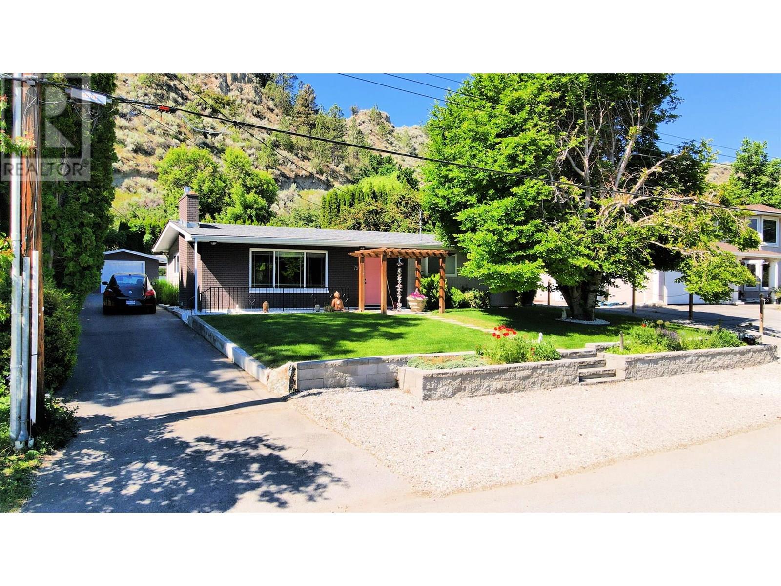 7509 Higgin Avenue, Summerland, British Columbia  V0H 1Z6 - Photo 2 - 10351115