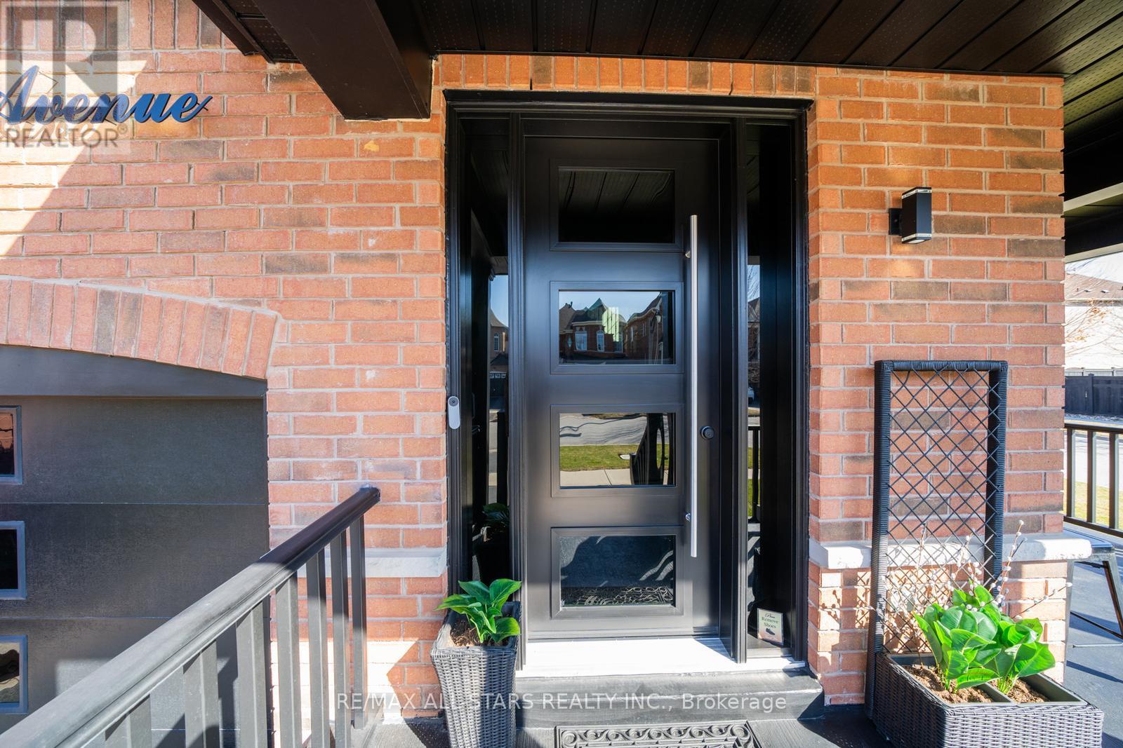 37 Mantle Avenue, Whitchurch-Stouffville (Stouffville), Ontario  L4A 0M7 - Photo 8 - N12076972